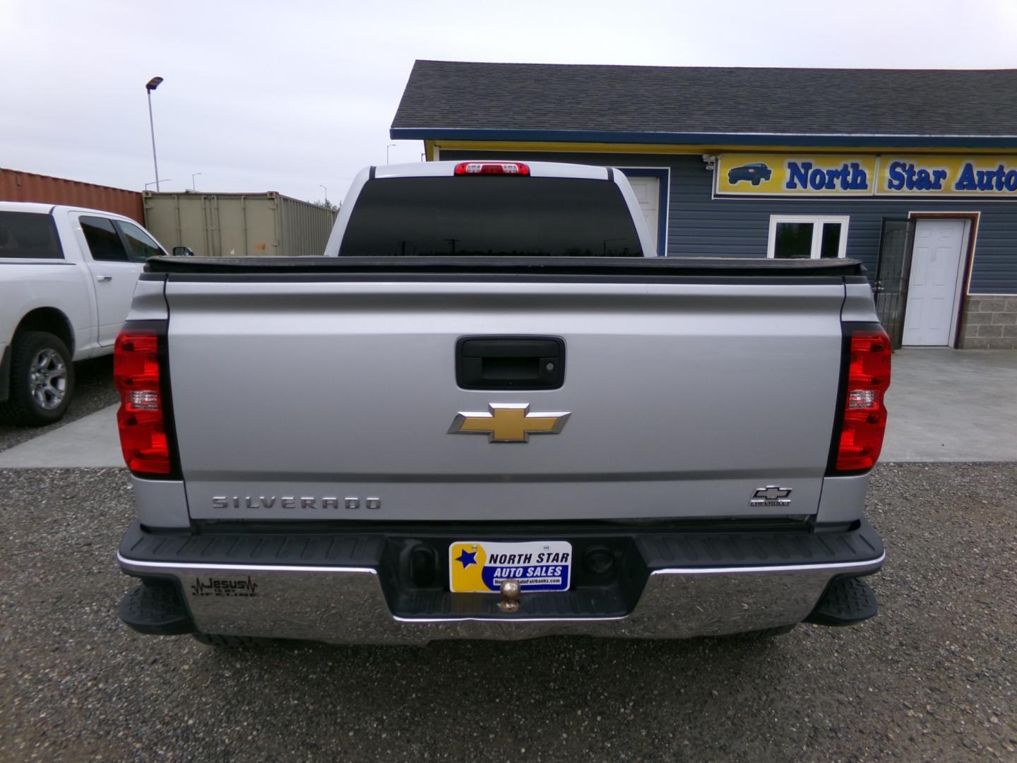 2018 Silver /Black Chevrolet Silverado 1500 Work Truck Double Cab 4WD (1GCVKNEH0JZ) with an 4.3L V6 OHV 12V engine, 6A transmission, located at 2630 Philips Field Rd., Fairbanks, AK, 99709, (907) 458-0593, 64.848068, -147.780609 - Photo#3